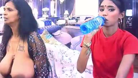 indiansexyslender4u2luv online show from October 28, 9:10 am