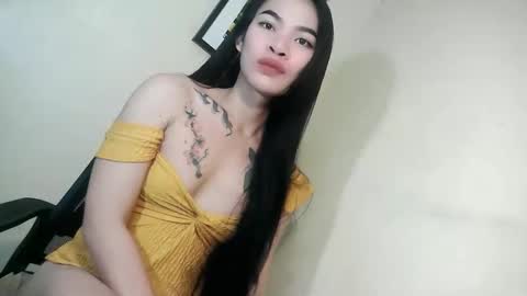 Mae online show from May 8, 7:52 pm