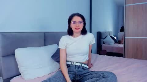 Kira online show from October 28, 4:13 am