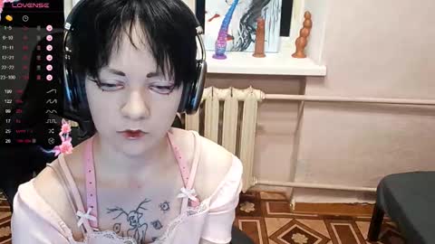 Keily online show from November 2, 1:00 pm