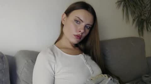 Sweet girl online show from December 2, 10:40 pm