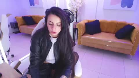 Ingrid online show from January 31, 7:55 pm