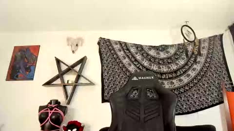 Dani  online show from October 18, 2:43 pm