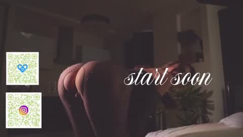 Im Senise Welcome to my room My instagram  online show from June 10, 8:57 am