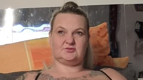 inkedblondi online show from October 7, 2:07 am