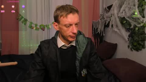 James online show from October 31, 9:04 pm