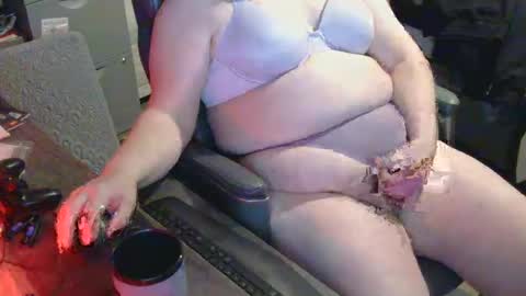 Snapshot of inkedjay169 chatting on January 28, 10:55 am Madelaine online show from January 28, 10:55 am