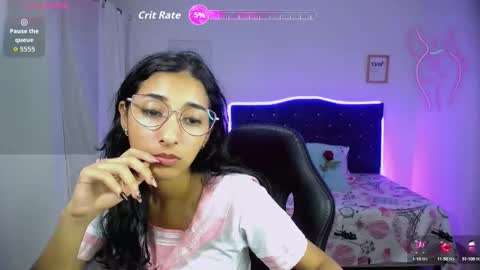 Snapshot of inocent_luna chatting on October 19, 6:40 am Luna moon online show from October 19, 6:40 am