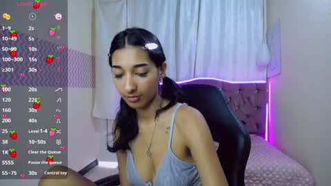 Snapshot of inocent_luna chatting on December 6, 4:01 pm Luna moon online show from December 6, 4:01 pm