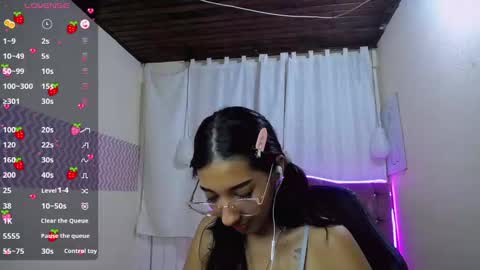 Snapshot of inocent_luna chatting on December 6, 9:18 pm Luna moon online show from December 6, 9:18 pm