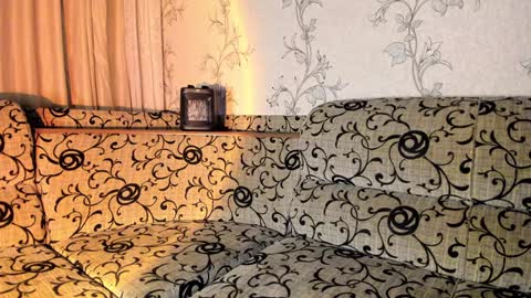 insanelysweet online show from December 3, 5:49 pm