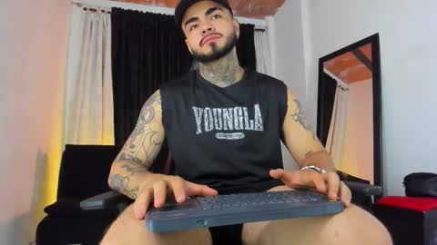 Brayan Chavez online show from March 26, 3:45 am