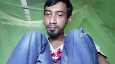 interne8famous online show from January 9, 7:30 pm