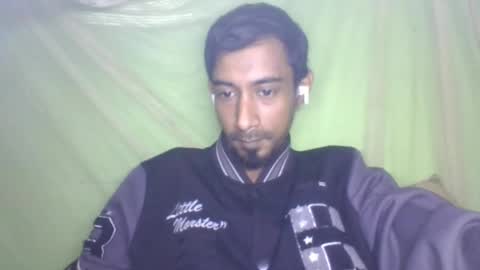 interne8famous online show from January 8, 12:44 pm