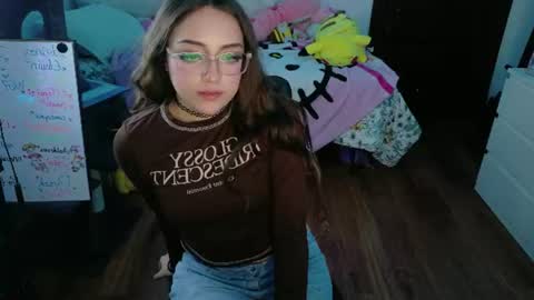 invisibledollx online show from July 13, 8:18 am