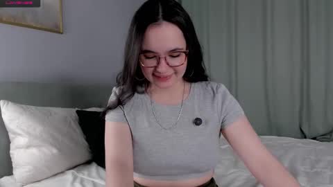 Mia online show from October 1, 1:05 am