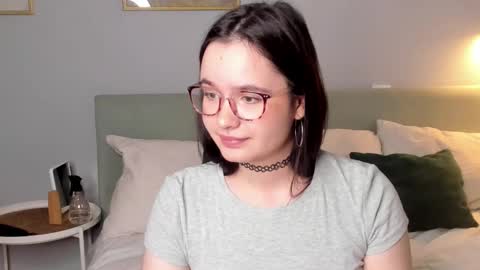 Mia online show from November 8, 1:52 am