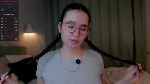 Mia online show from October 15, 2:04 am