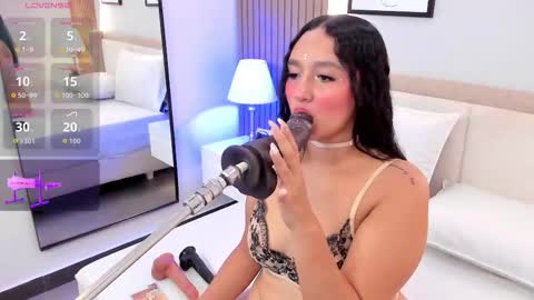 irene_lopes online show from February 26, 5:44 am