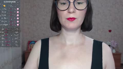 IrenLarasani online show from October 16, 6:57 am