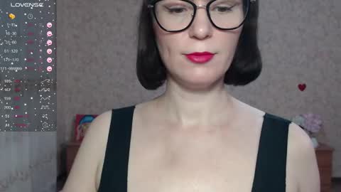 IrenLarasani online show from October 4, 7:17 am