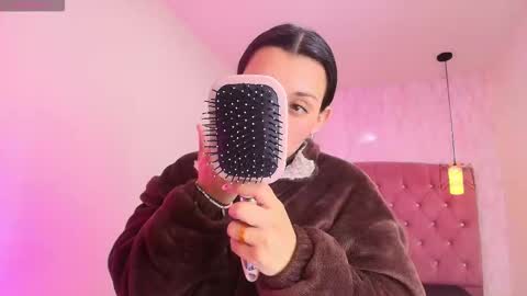 iris_77 online show from October 20, 6:46 pm