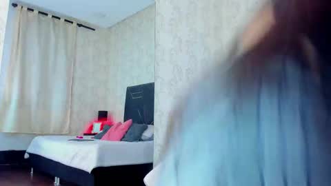 Queen Iris online show from November 12, 3:14 pm