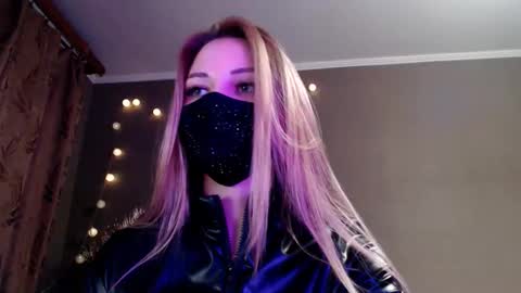 Lily online show from March 20, 4:45 pm