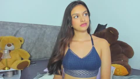 iris felix  online show from February 2, 11:11 pm