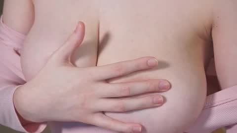 iris_pure online show from October 18, 6:23 pm