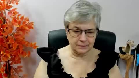 Snapshot of iris_xdesire chatting on September 17, 6:28 am I R I S online show from September 17, 6:28 am