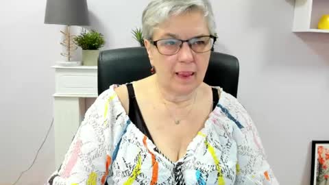 I R I S online show from May 21, 6:42 am