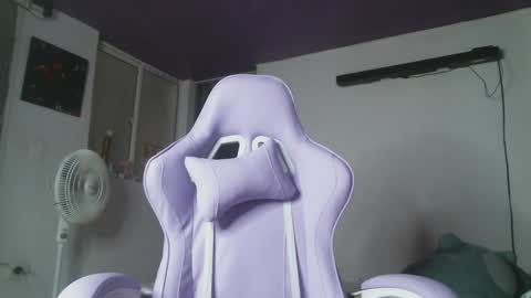 Snapshot of irisbell_ chatting on January 27, 2:57 pm Camilla online show from January 27, 2:57 pm