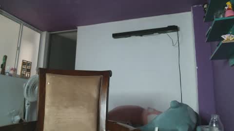 Snapshot of irisbell_ chatting on January 17, 5:51 pm Camilla online show from January 17, 5:51 pm