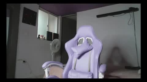 Snapshot of irisbell_ chatting on September 20, 2:53 pm Camilla online show from September 20, 2:53 pm