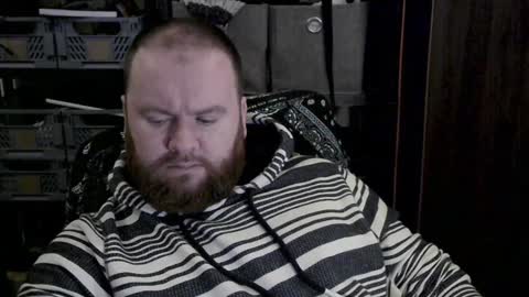 twitter theirishman205 online show from December 19, 5:40 pm