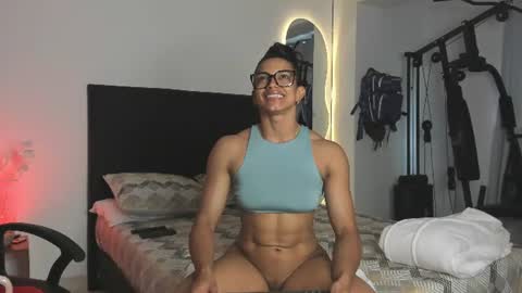 irismuscle online show from July 12, 4:21 pm