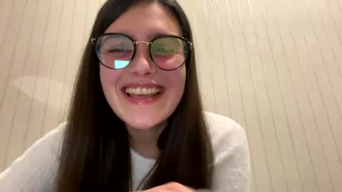 irisss31 online show from February 26, 7:32 pm