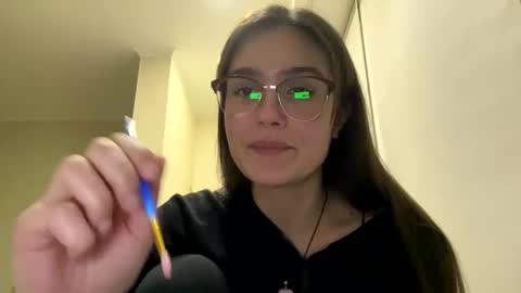 irisss31 online show from April 12, 6:45 pm