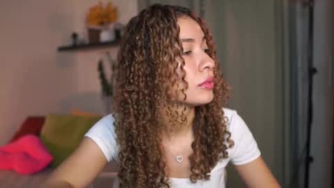 isa_____ online show from October 21, 2:05 am