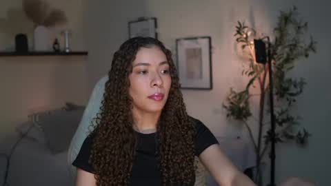 isa_____ online show from July 18, 2:57 am
