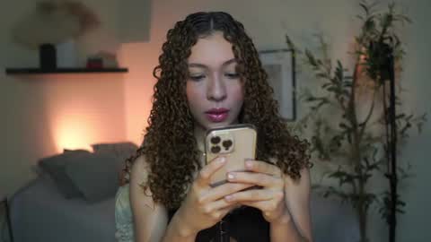 isa_____ online show from July 5, 12:01 pm