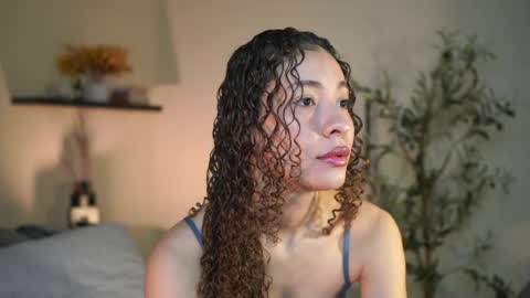 isa_____ online show from June 7, 6:24 pm