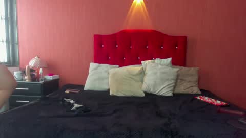 Isa and Natasha online show from February 27, 2:43 pm