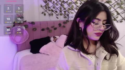 isabela online show from November 13, 1:52 am