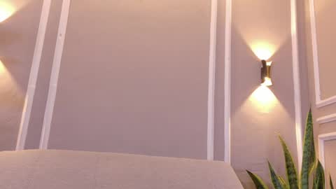 Isabella online show from May 17, 2:59 pm