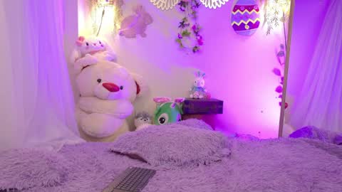 Isabella        online show from April 4, 11:45 pm