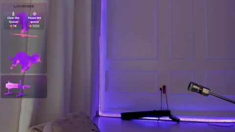 isaac online show from May 19, 9:00 pm