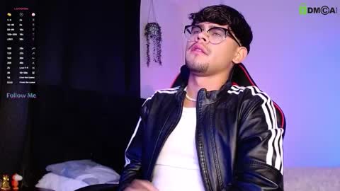 Isaac Saenz. online show from October 15, 12:47 am