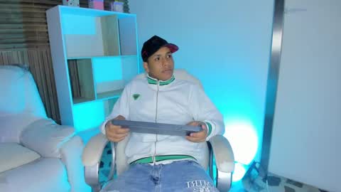 IsaacBlack  online show from September 18, 4:27 am